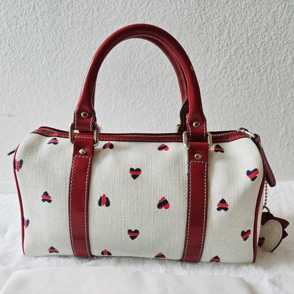 Limited Edition Gucci GG Supreme Hearts Joy Boston Bag - Picture 2 of 16
